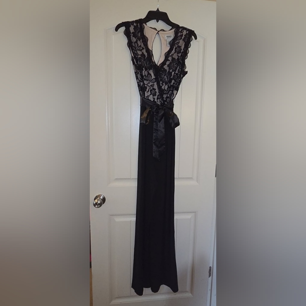 Monroe & Main Black Holiday Party Lce Sleeveless Jumpsuit Size 10/Large
